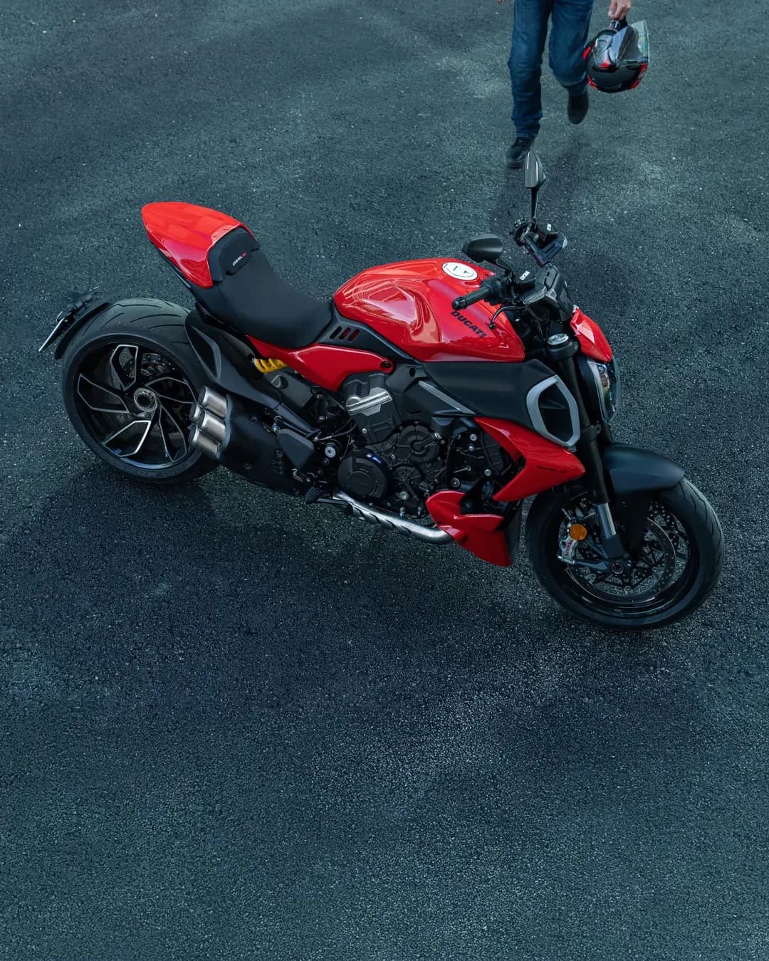 Diavel V4 — Vista cenital