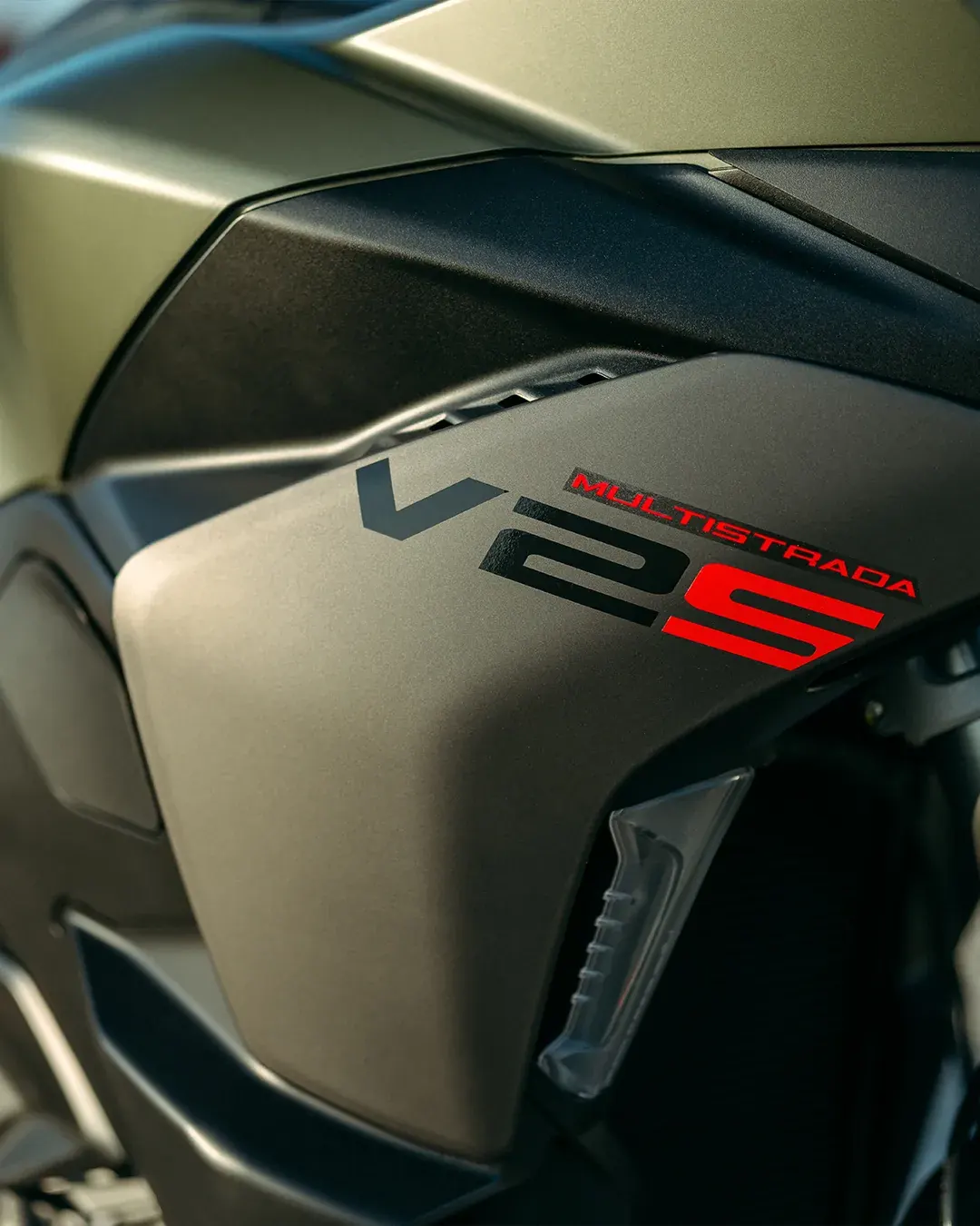 Multistrada V2 — Tanque
