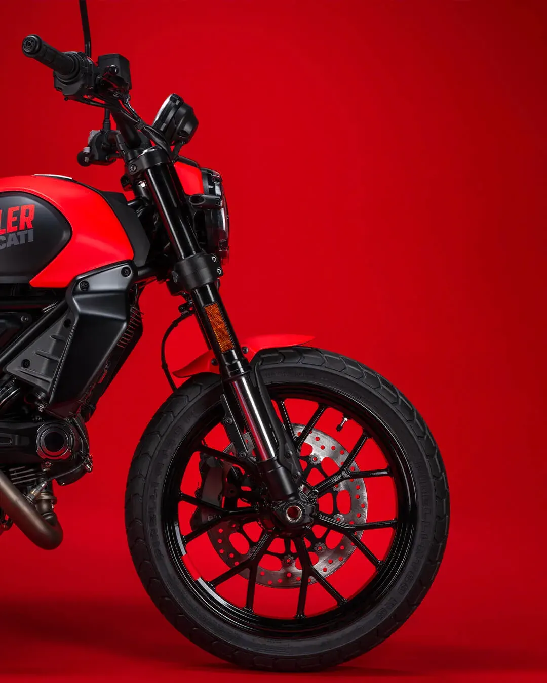 Scrambler Full Throttle — Rueda delantera