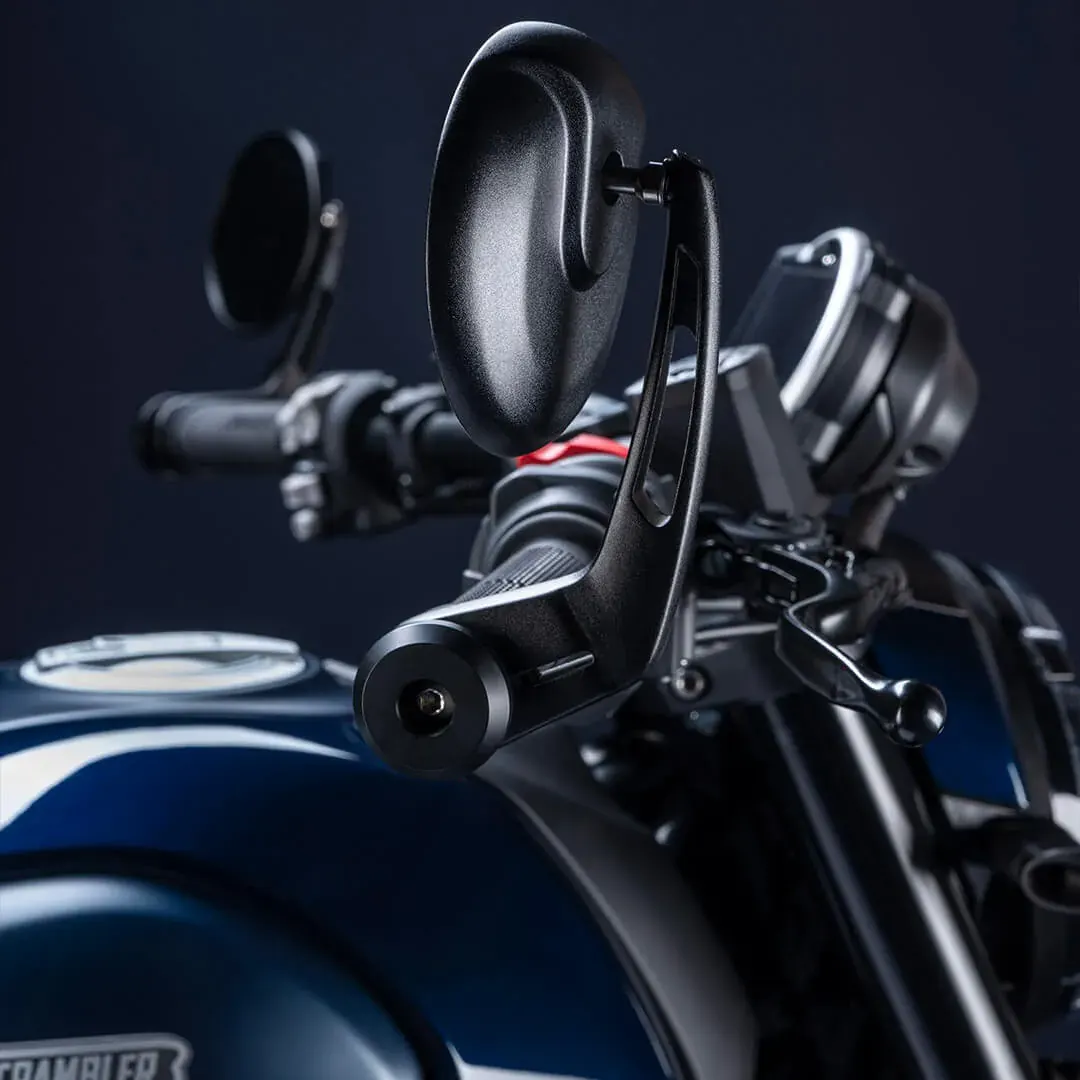 Scrambler Nightshift — Puño derecho