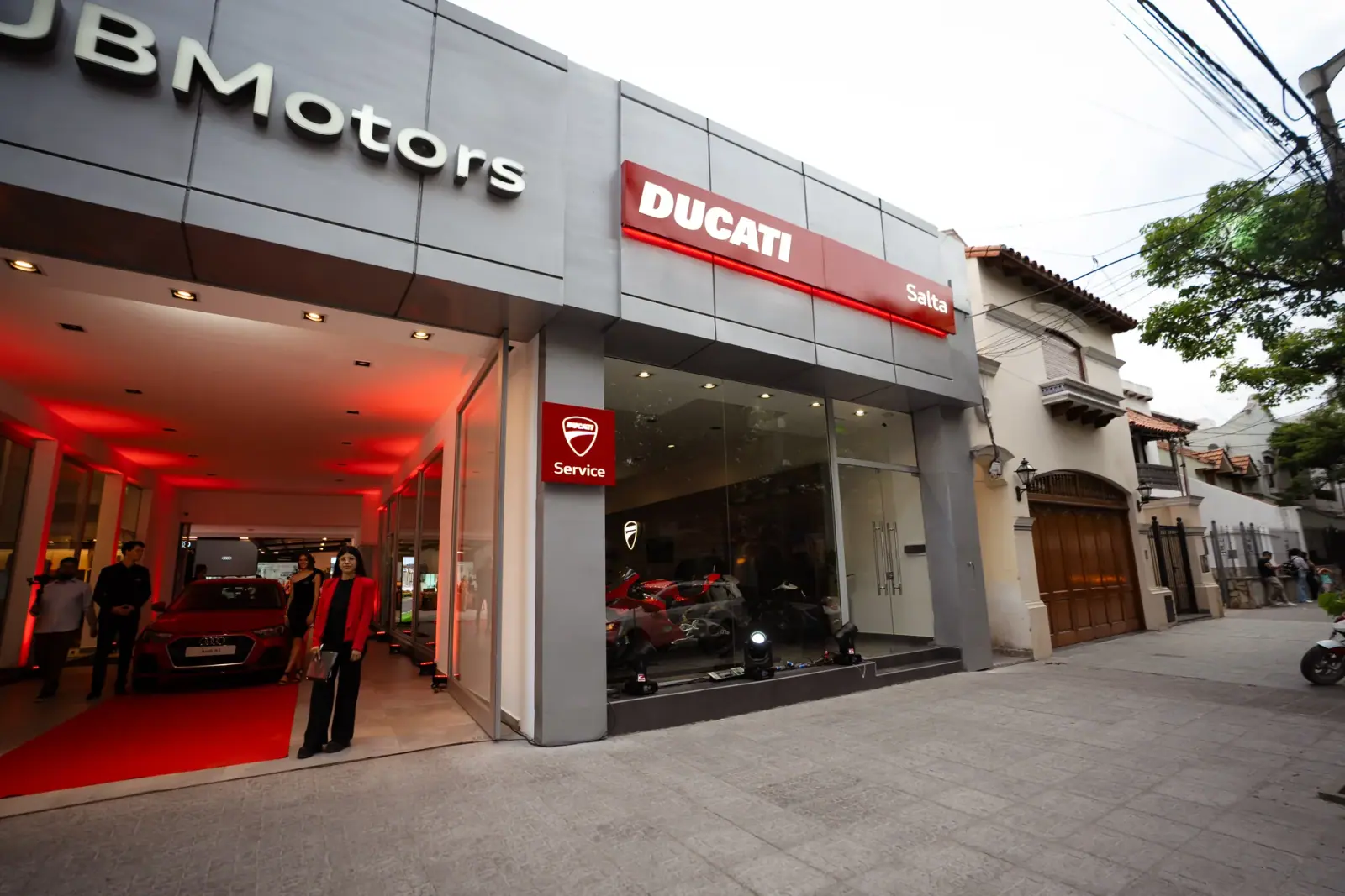 Concesionaria Ducati Salta — Entrada