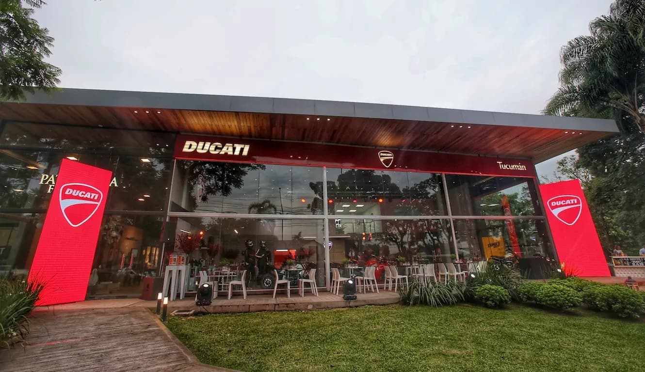 Concesionaria Ducati Tucumán — Fachada