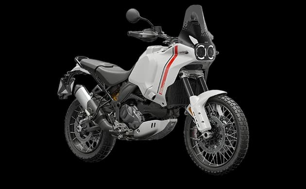 Ducati Desert X, vista de tres cuartos